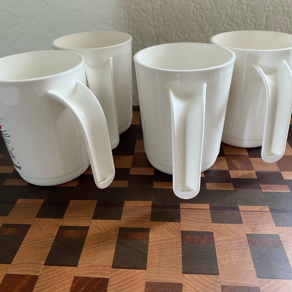 4 Tupperware Ilumina Poinsettia Festive Holiday Stackable Mugs Red White 350ml - Picture 9 of 14